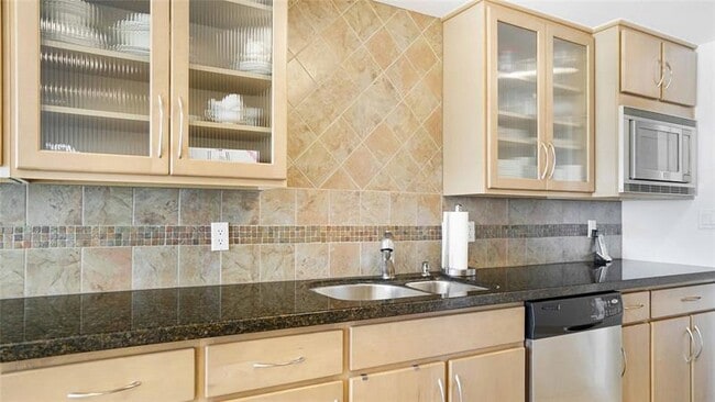 Building Photo - 3900 Galt Ocean Dr