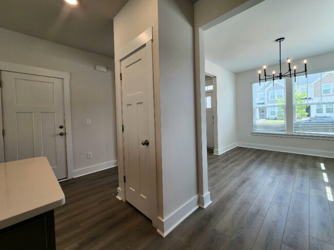 Building Photo - 499 Ml Pk Wy