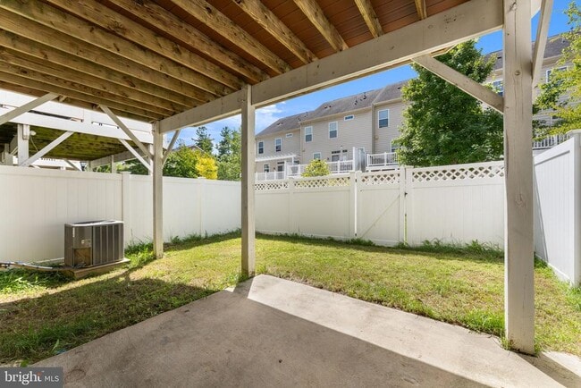 Building Photo - 15305 Kettlebaston Ln