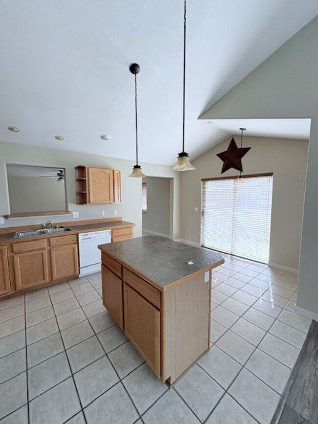 Building Photo - Stunning 3-Bedroom, 2-Bath Home with Lake Views!