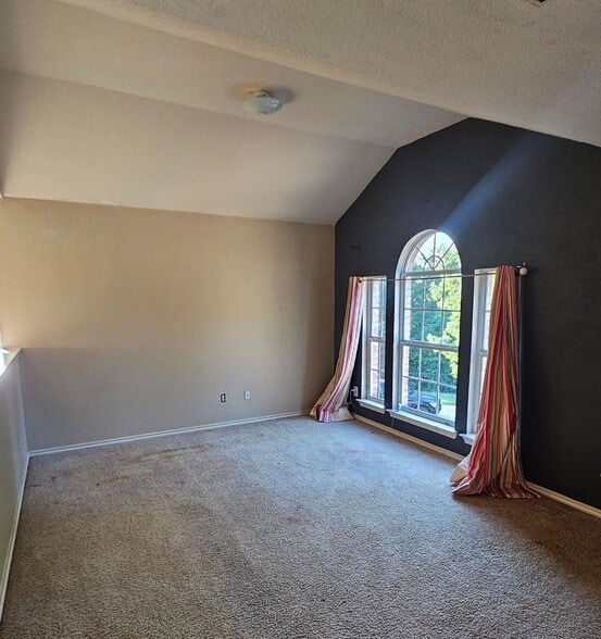 Building Photo - 8409 Romanway Dr