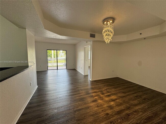 Primary Photo - 9300 Fontainebleau Blvd