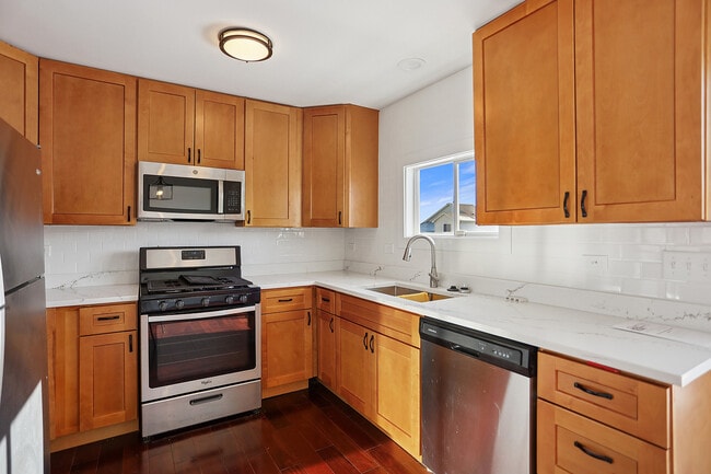 Building Photo - 5747 Allemong Dr