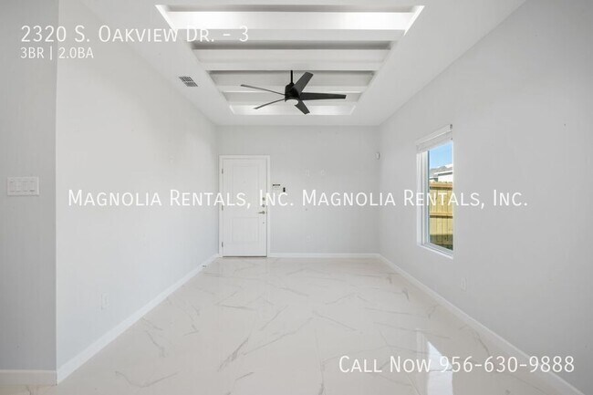Building Photo - 2320 S Oakview Dr