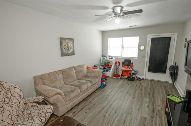 Building Photo - 2001 Tenth Street Unit