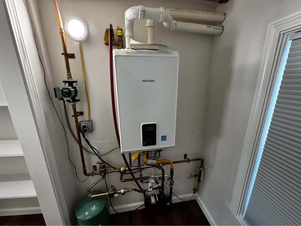 Building Photo - 169 Sewalls Falls Rd