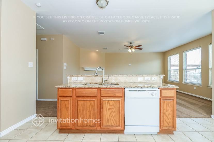 Building Photo - 3168 Kingswood Ct