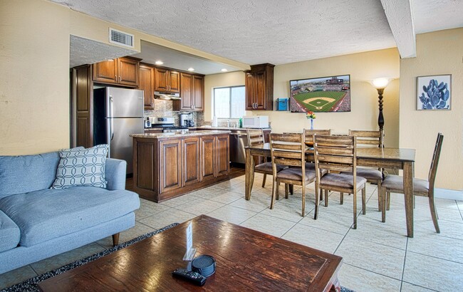 Building Photo - 414 E Oceanfront