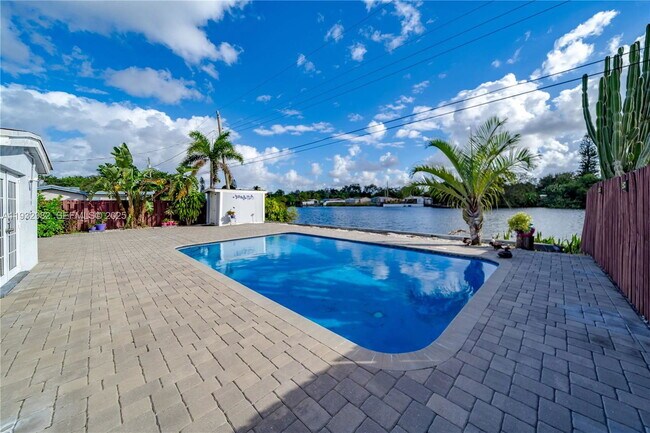 Building Photo - 5900 N Farragut Dr