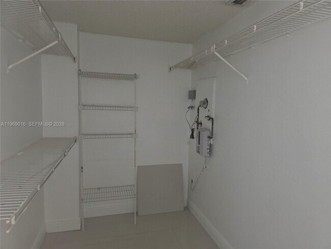 Building Photo - 8290 Lake Dr