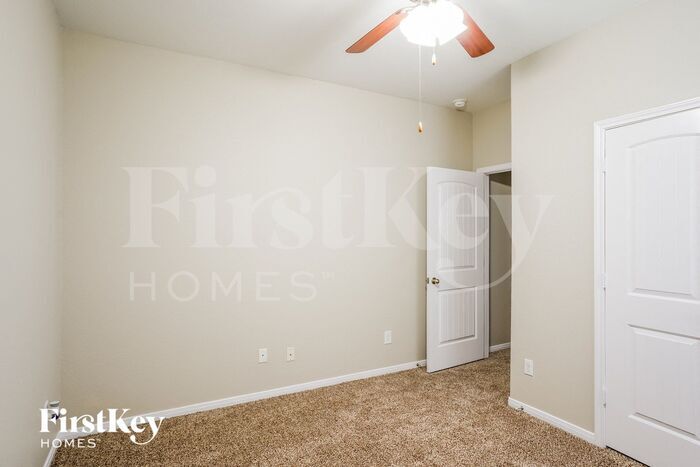Building Photo - 6522 Claire Brook Dr