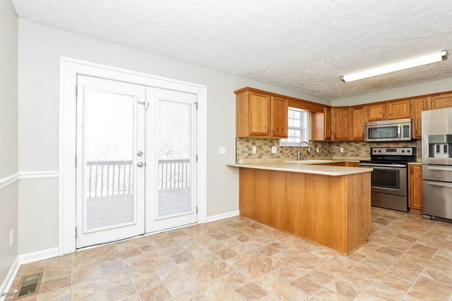 Building Photo - 3128 Hardwood Dr