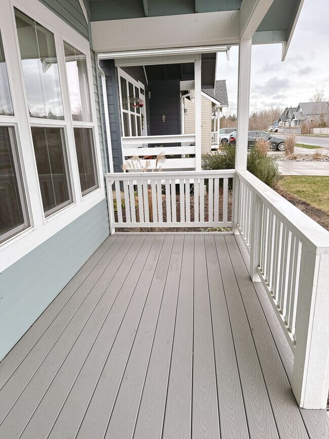 Building Photo - Lease Takeover on a 3bdrm/2.5 bath cottage...