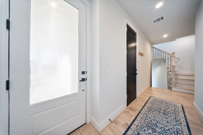 Building Photo - 6130 Campos Dr