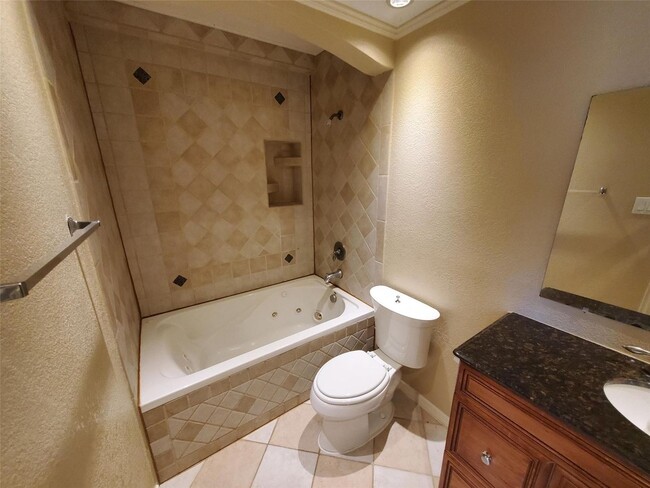 Building Photo - Lovely Garland Home over 1700 sqft!