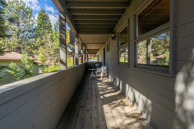 Building Photo - 283 Monterey Pine Rd