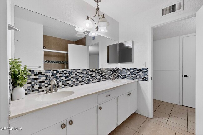 Building Photo - 1509 Lost Padre Mine Dr