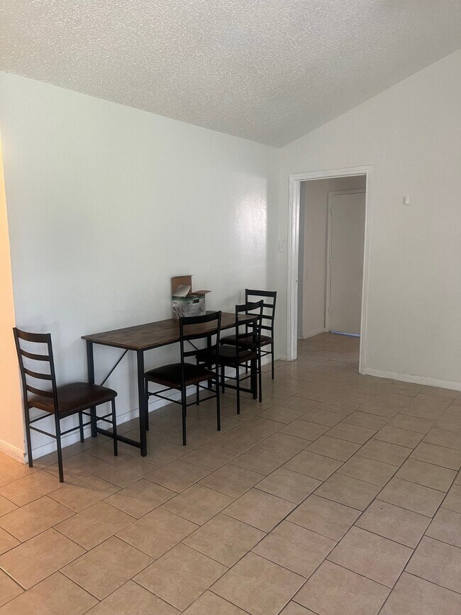 Building Photo - 12211 Wood Spring Ln