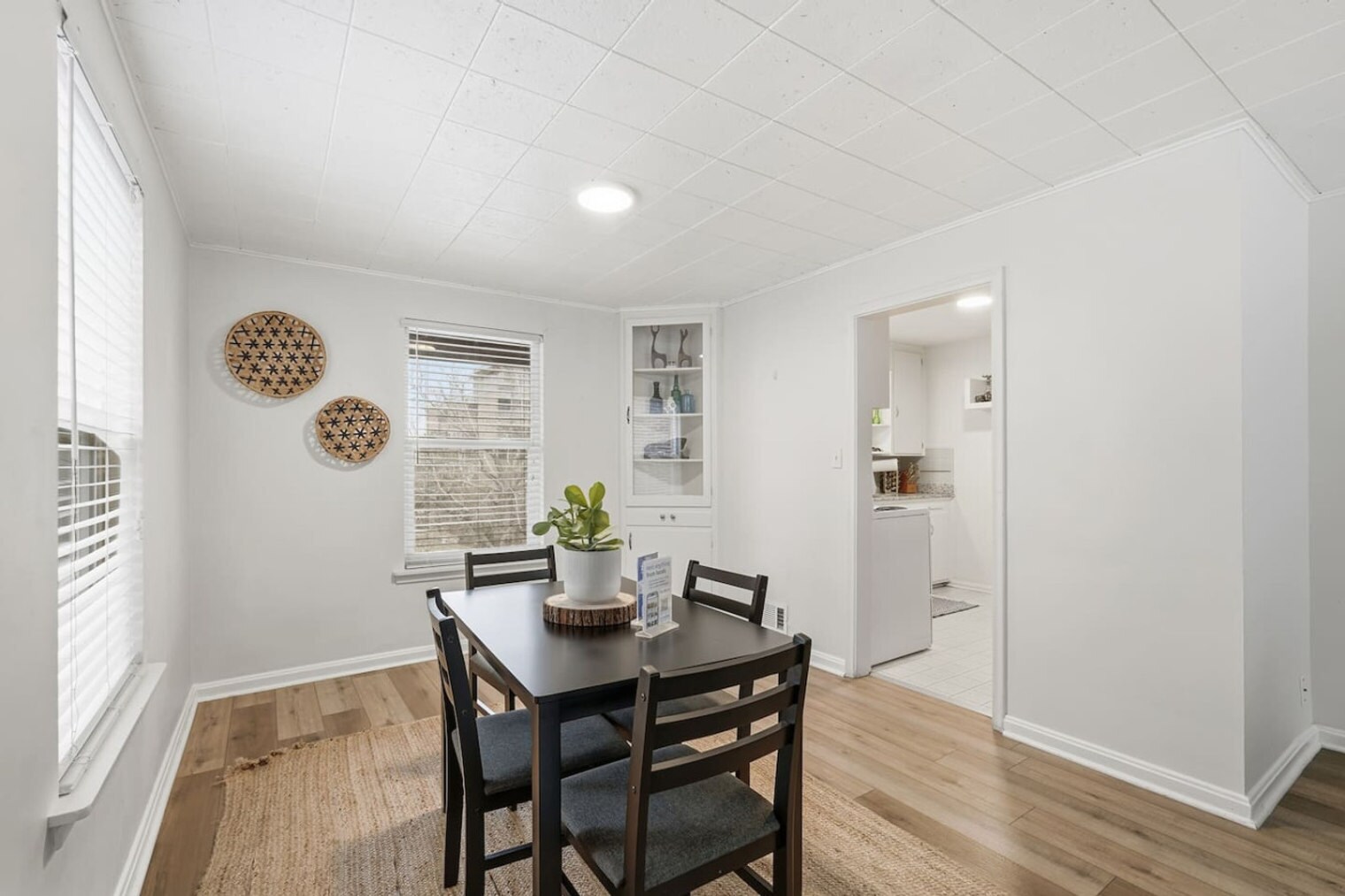 Building Photo - 237 N Center St