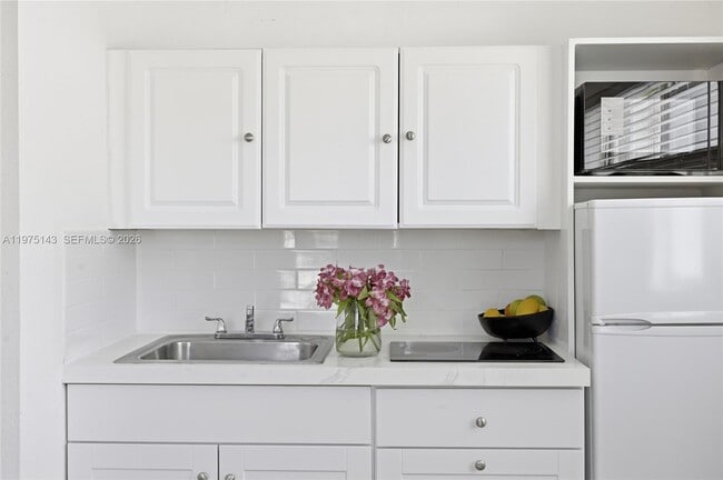 Building Photo - 2761 SW 33rd Ct