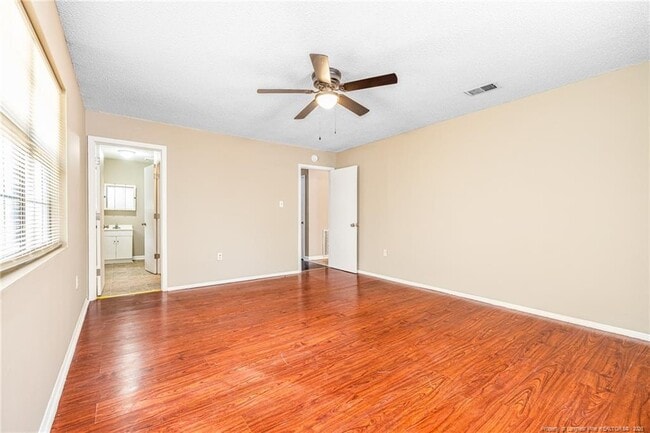 Building Photo - 1709 Sandy Run Rd