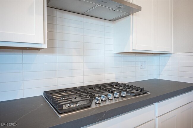 Building Photo - 117 Royal Cascade Ave