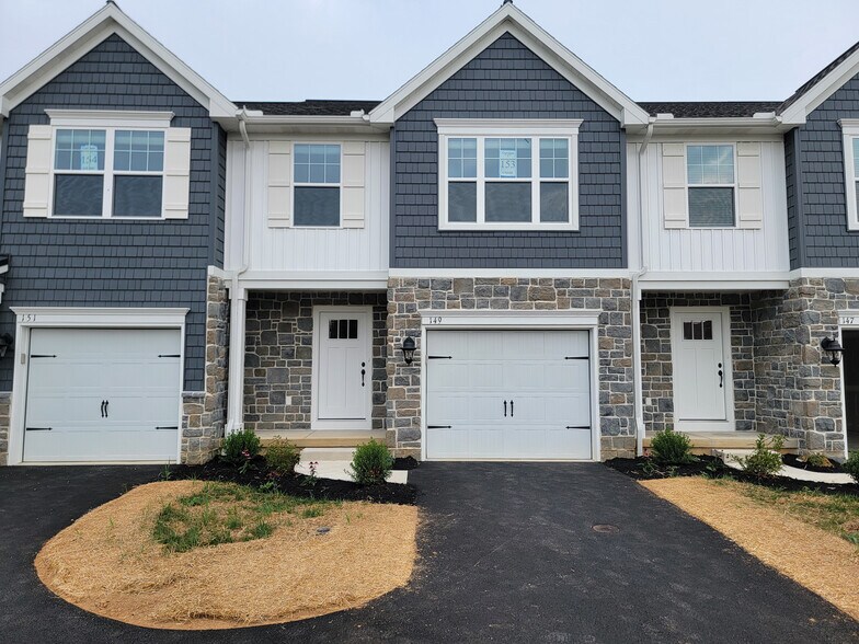 Primary Photo - 149 Beech Tree Ct