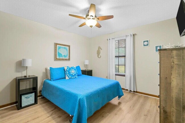 Building Photo - 937 Ridgewood Way