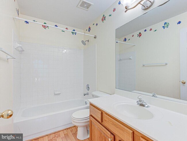 Building Photo - 817 Santmyer Dr SE