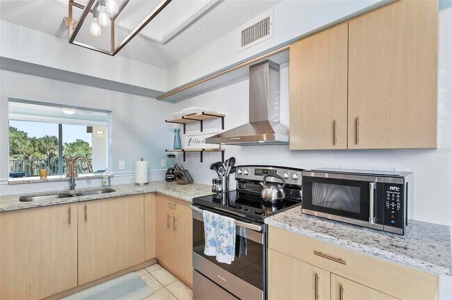 Building Photo - 104 Surfview Dr