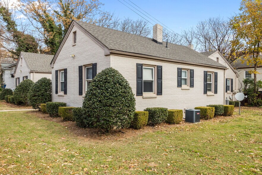 Building Photo - 300 Chamberlain St