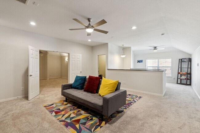 Building Photo - Luxury Living in HERITAGE! This is must se...