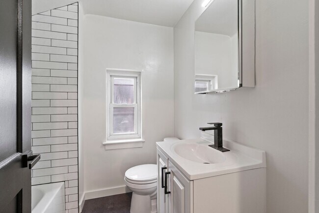 Building Photo - 314 Pennoak Dr