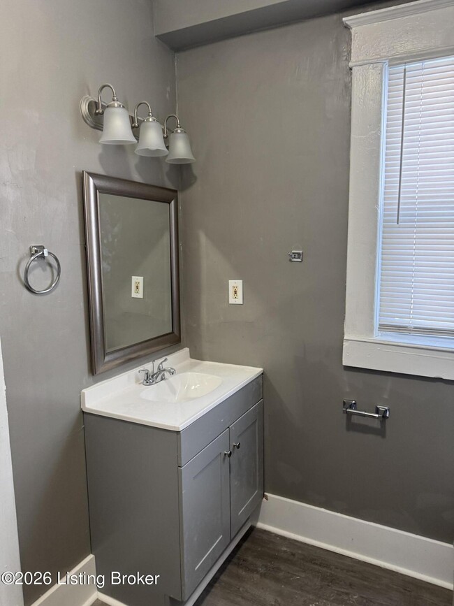 Building Photo - 829 S 37th St