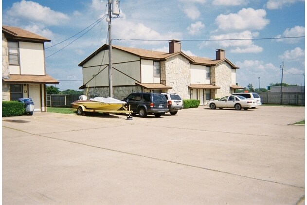 Building Photo - Towne North Luxury Apartments