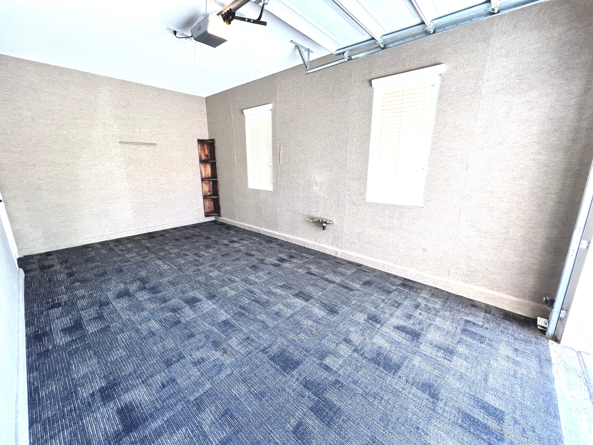 Building Photo - 7140 Charter Crest St