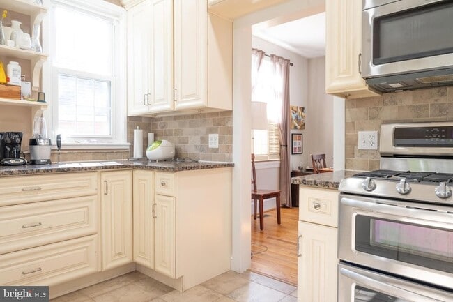 Building Photo - 3000 N Pershing Dr