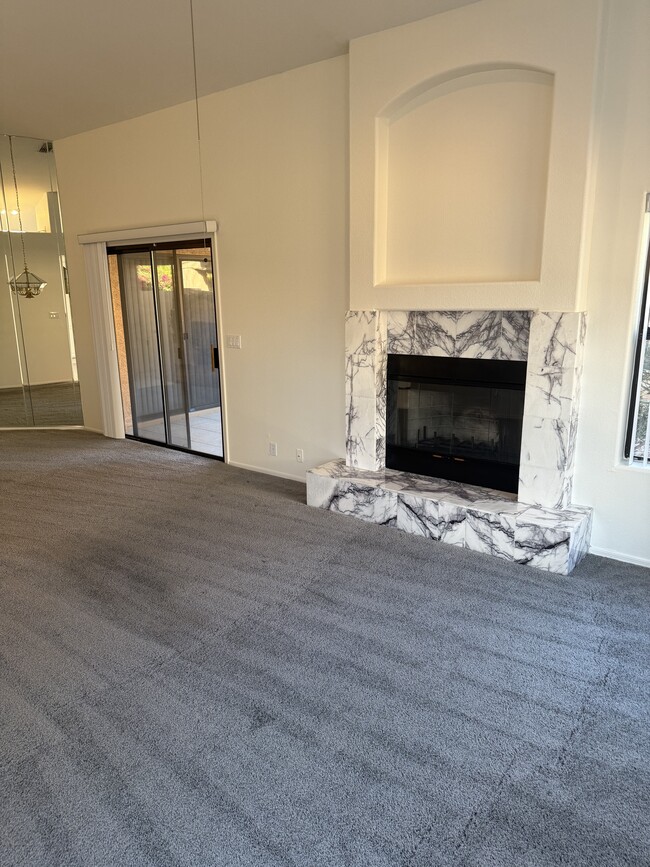 Building Photo - 12152 N Finch Dr