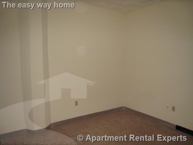 Building Photo - 373 Highland Ave