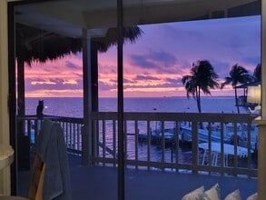 Building Photo - 222 Bristol Ct