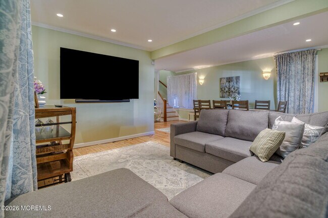 Building Photo - 26 Heck Ave