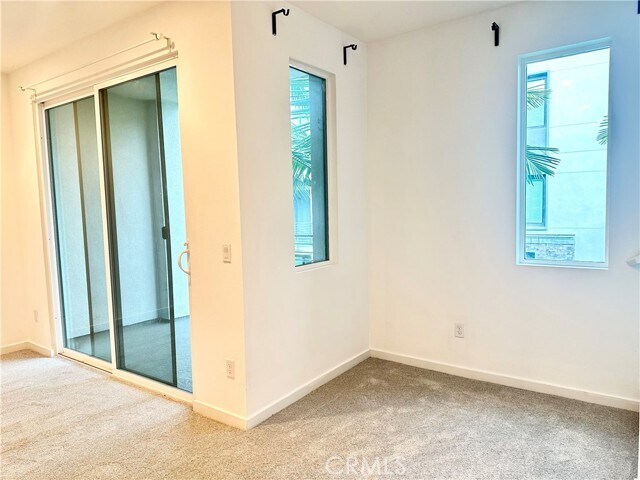 Building Photo - 126 Schick