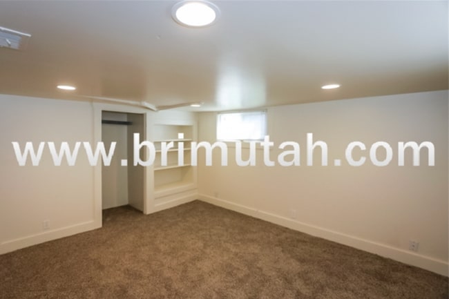Building Photo - 462 S 1100 E