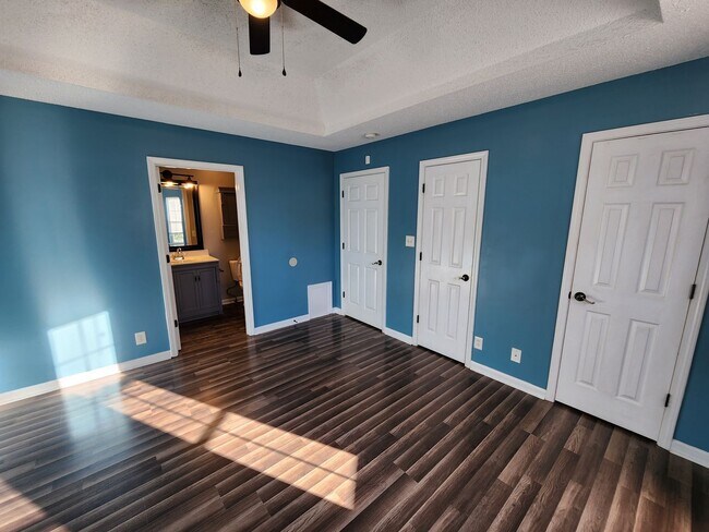Building Photo - 4028 Challis Dr