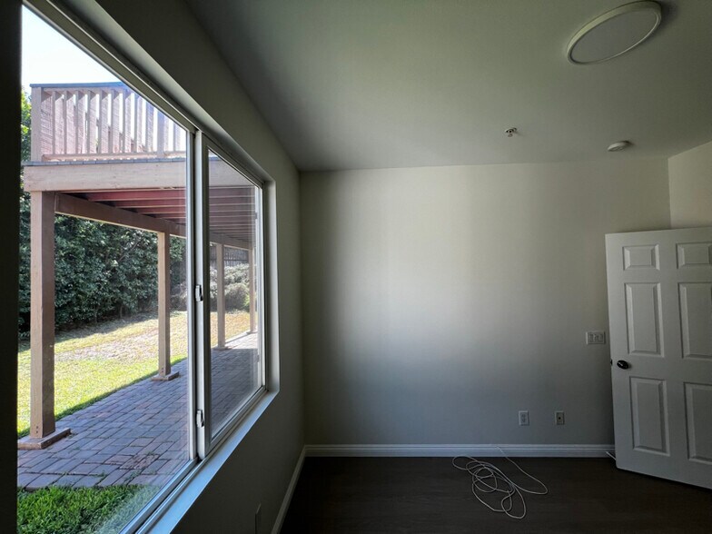Building Photo - 12124 Scenic View Terrace