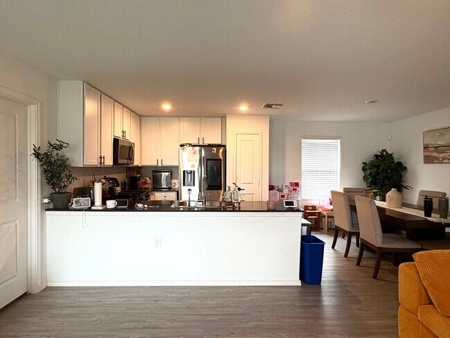 Building Photo - 4011 Imogene Ivy