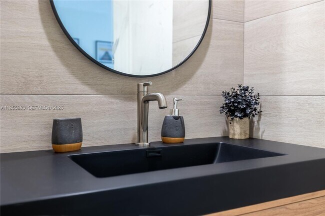 Building Photo - 3255 NE 184th St