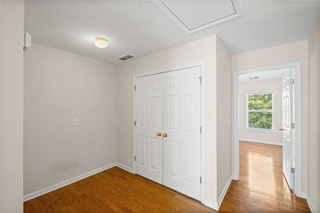 Building Photo - 1821 Willow Branch Ln