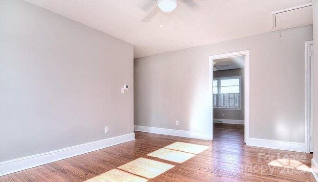 Building Photo - 1437 Springwood Ln