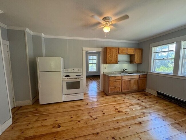 Primary Photo - 27 Maple Street